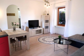 10min bis Meran, Ferienwohnung mit Garten, Burgstall